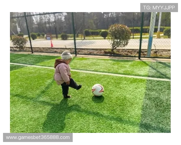 365足球真人国际让你足不出户也能体验到最真实的足球比赛现场感受和互动乐趣 365足球真人国际让你足不出户也能体验到最真实的足球比赛现场感受和互动乐趣